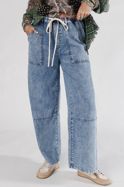 Chic High Waisted Women's Slim Fit Jeans in Classic Blue Denim - Ideal for Casual and Trendy Looks