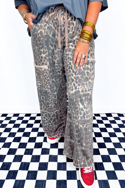 Plus Size Women's Casual Chic Khaki Leopard Print Drawstring Pants with Raw Edge and Functional Patch Pockets