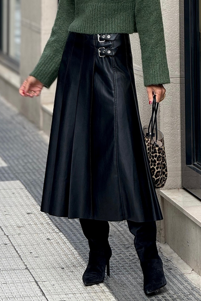 Chic Black Faux Leather Midi Skirt for Women with Retro Buckle and Pleated Flare - Effortless Stylish Look