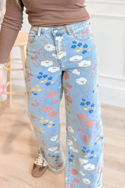 Women's Sky Blue Floral Shift Jeans with Raw Hem  Casual Chic Style for Effortless Everyday Fashion
