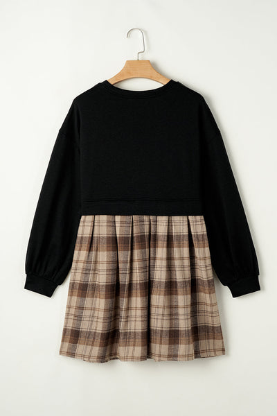 Stylish Women's Plaid T-Shirt Dress in Relaxed Fit Ideal for Casual Outings and Summer Gatherings