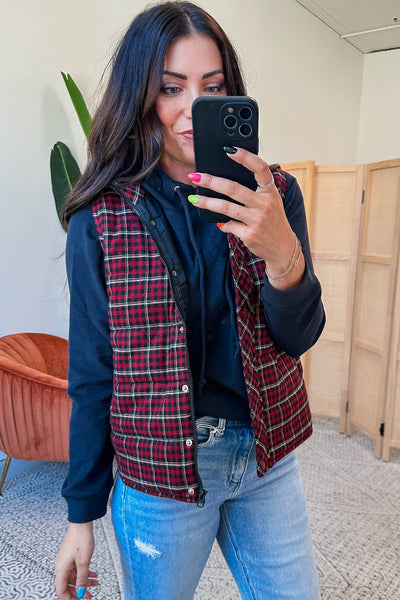Cozy Women's Red Retro Plaid Zip-Up Winter Vest with Snap Buttons for Stylish Layering and Warmth