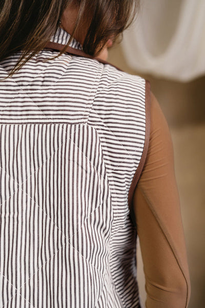 Plus Size Women's Brown Striped Quilted Vest with Wavy Hem & Snap Buttons Trendy Layering Essential for Fall