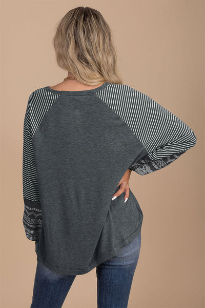 Women's Medium Grey Striped Raglan Long Sleeve Top with Contrast Print - Casual Loose Fit for Everyday Style