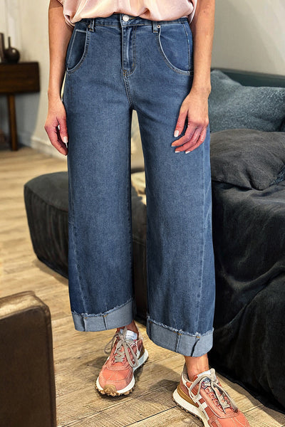 Chic Blue High-Waisted Jeans for Women  Flattering Fit Ideal for Casual Outings and Everyday Style