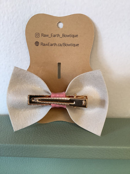 Raw Earth Bowtique be kind hair bow clip