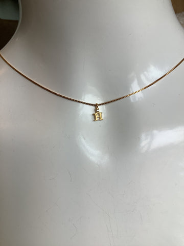 Standout Boutique Gold H Pendant Necklace
