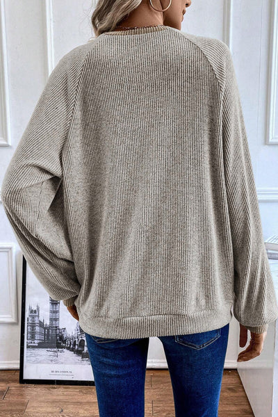 Women's Relaxed Fit Color Block Ribbed Long Sleeve Top in Jet Stream - Trendy Contrast Design for Effortless Style