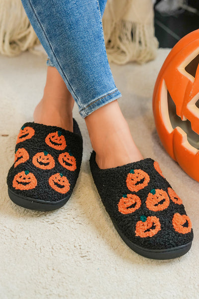 Cozy Women's Black Pumpkin Plush Slippers - Fun Halloween Home Footwear with Non-Slip Sole for Comfort and Style