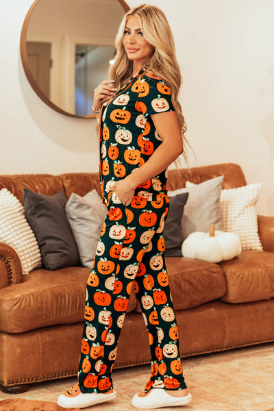 Women's Comfy Orange Halloween Print Short Sleeve Pajama Set - Stylish Sleepwear for Festive Nights and Cozy Relaxation