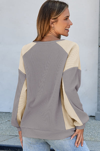 Grey Waffle Knit Color Block Sweatshirt with Raglan Sleeves with practical styling and dependable silhouette control.