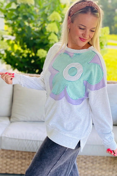 Trendy Women's Light Grey Long Sleeve Top with Color Block & Floral Patch - Casual Chic Fit for Everyday Wear
