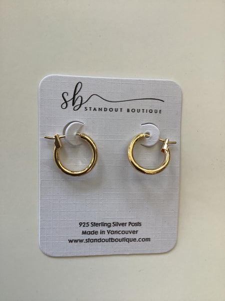 Small Gold Hoops - Standout Boutique(Vancouver, BC)