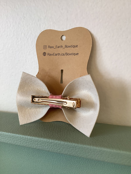 Raw Earth Bowtique be kind hair bow clip