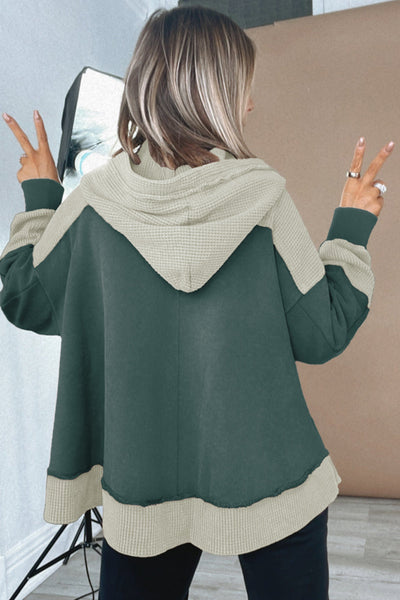 Plus Size Women's Black Green Waffle Knit Hoodie with Contrast Patchwork & Practical Pockets for Cozy Comfort