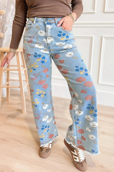 Women's Sky Blue Floral Shift Jeans with Raw Hem  Casual Chic Style for Effortless Everyday Fashion