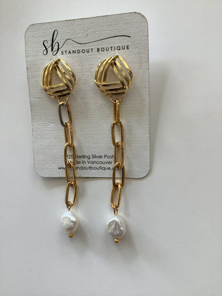 Gold Pearl Drop Dangle Earrings- Standout Boutique( Vancouver, BC)