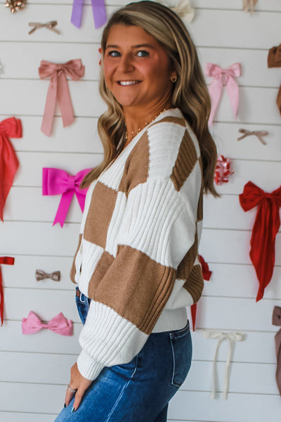 Cozy Checkered Cardigan Sweater for Women - Stylish Knit Outerwear in Chic Pattern for Effortless Layering