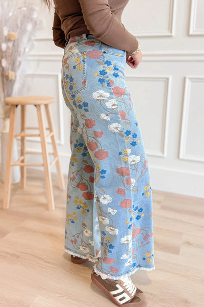 Women's Sky Blue Floral Shift Jeans with Raw Hem  Casual Chic Style for Effortless Everyday Fashion