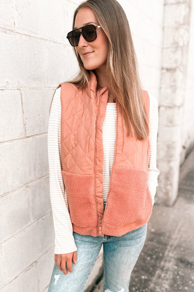 Women's Cozy Pale Chestnut Sherpa Quilted Zip-Up Vest with Stand Neck - Trendy Layer for Chic Fall Looks