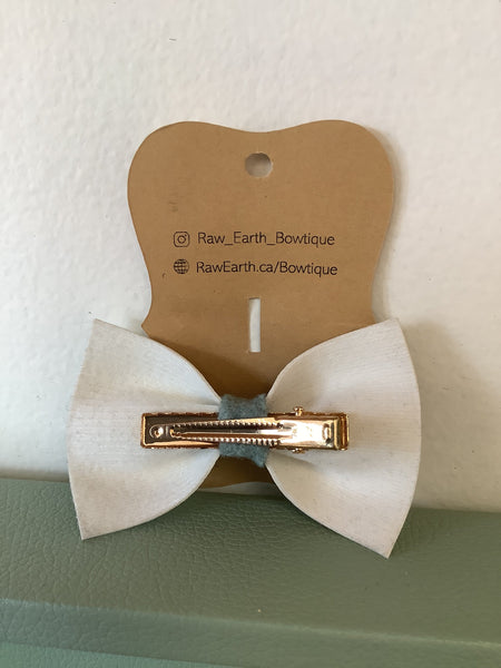 Raw Earth Bowtique Eucalyptus print hair bow