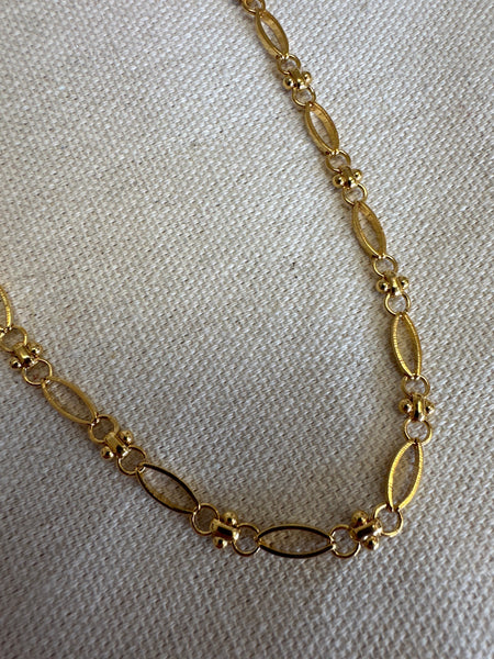 Standout Boutique 14k Gold Bond Flower Chain Necklace