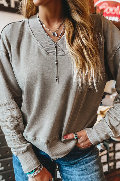 Cozy Women's Bohemian Aztec Patterned Sweatshirt - Relaxed Fit for Casual Outings and Effortless Layering