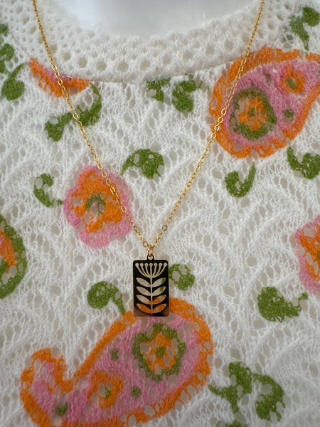 Standout Boutique Folk Flower 14k Gold Bond Necklace