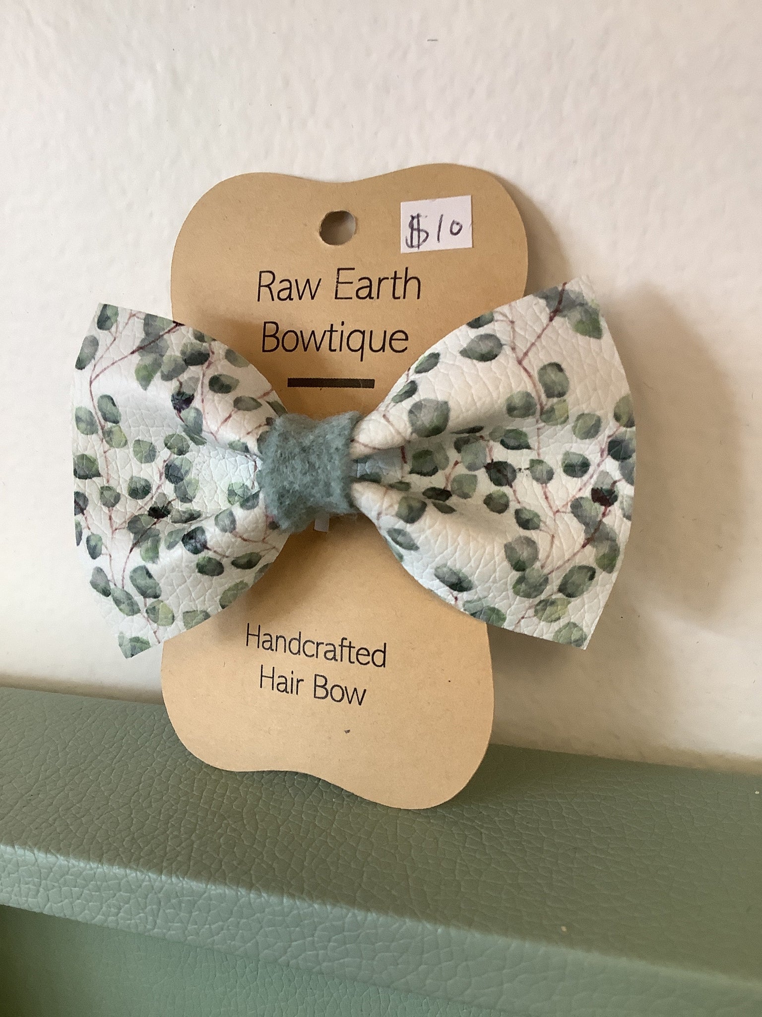 Raw Earth Bowtique Eucalyptus print hair bow