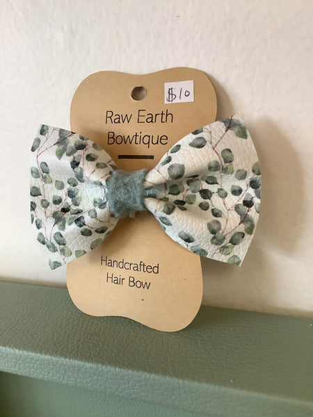 Raw Earth Bowtique Eucalyptus print hair bow