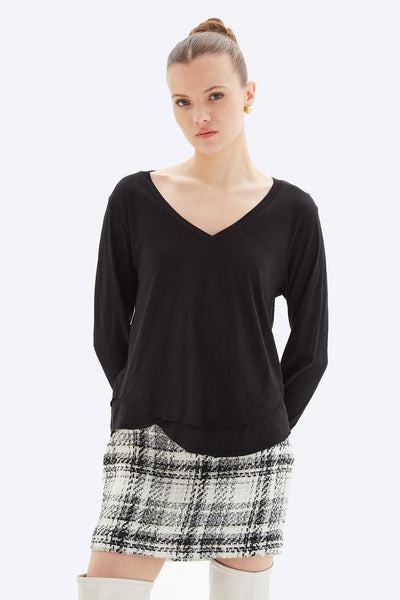 AVA V-NECK LONG SLEEVE - V-Neck Mock Layer Long Sleeve T-Shirt