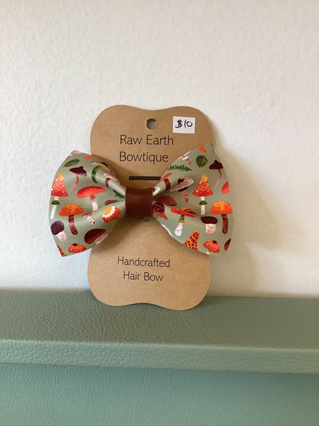 Raw Earth Bowtique Mushroom Leaf Hair Bow