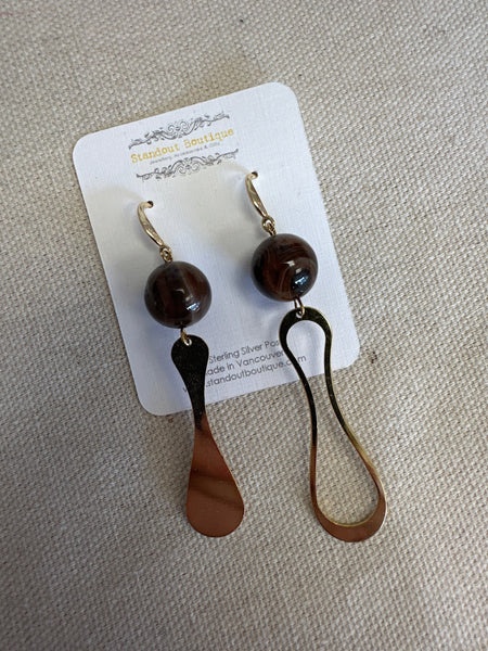 Standout Boutique Agate Dangle Earrings