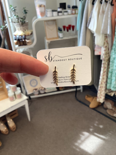 Standout Boutique Gold Hojas Studs