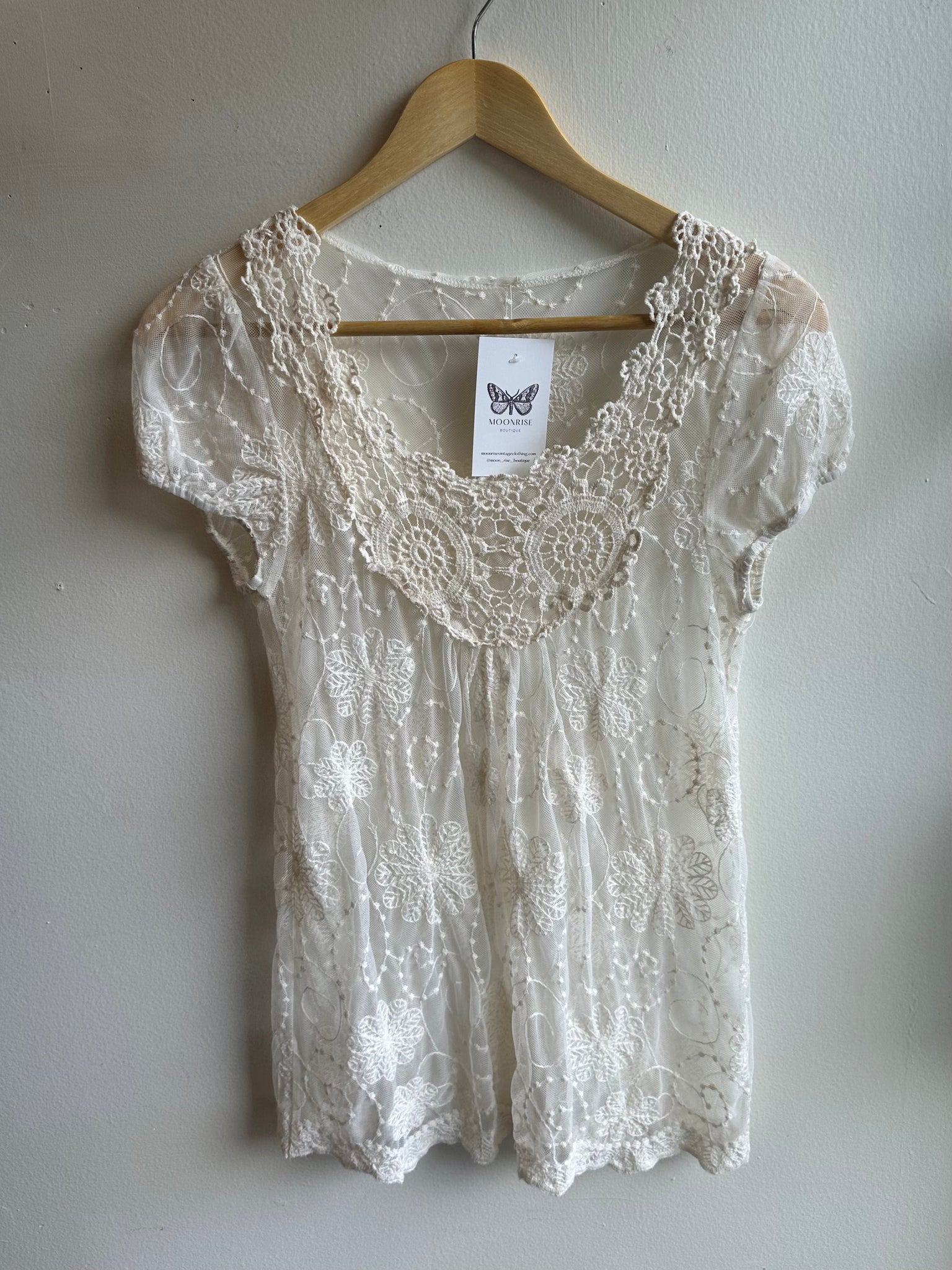 Delicate Lace Tee Shirt | Size Medium