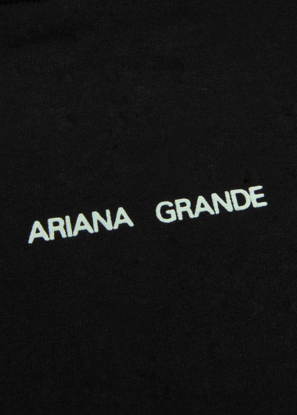 https://cdn.shopify.com/s/files/1/0087/7943/1993/files/GRANDE_POSITIONS_PHOTOHOODIE_DETAIL02.png?v=1684421911