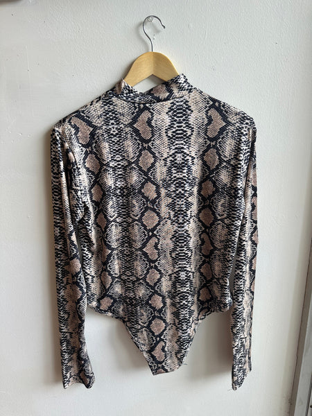 Snakeskin Print Long Sleeve Bodysuit – Tagged XXL, Fits Like Large