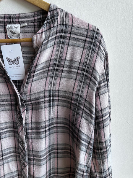 Soft Pink & Grey Plaid Button-Up – Size Small