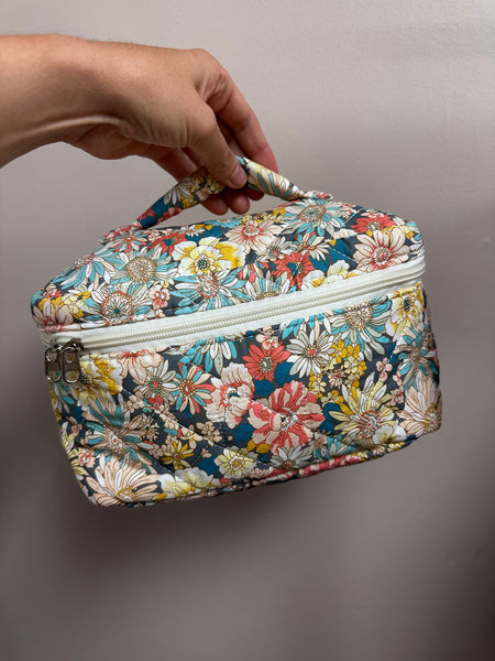 Floral Quilted Travel Case - Size Extra Large