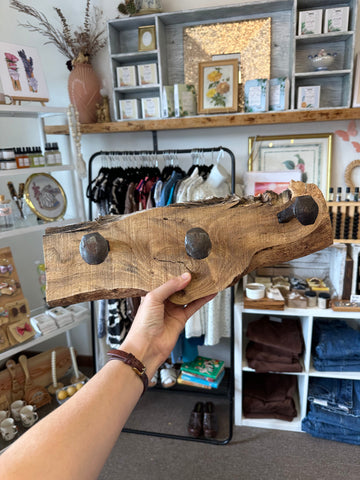 Papa’s Live-Edge Hook Rack
