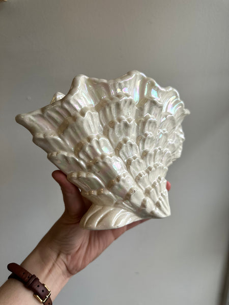 Vintage 1980s Maddeaux White Pearl Lustre Glaze Shell Shaped Vase