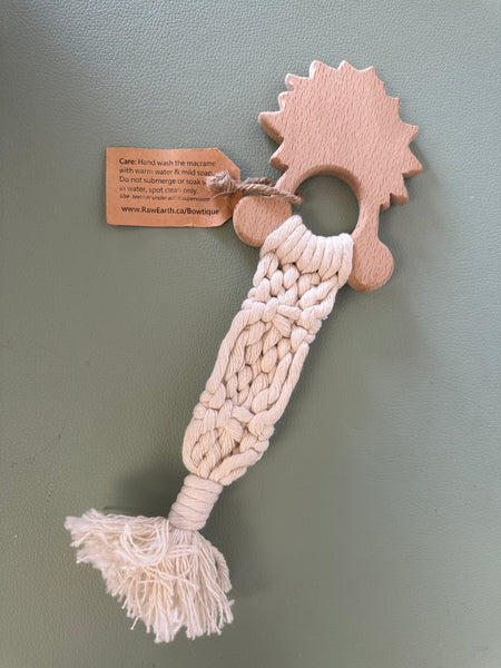 Raw Earth Handmade Lion Wooden Macrame Teether