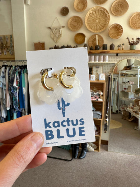 Kactus Blue - Gold Hoop White Flower Earrings