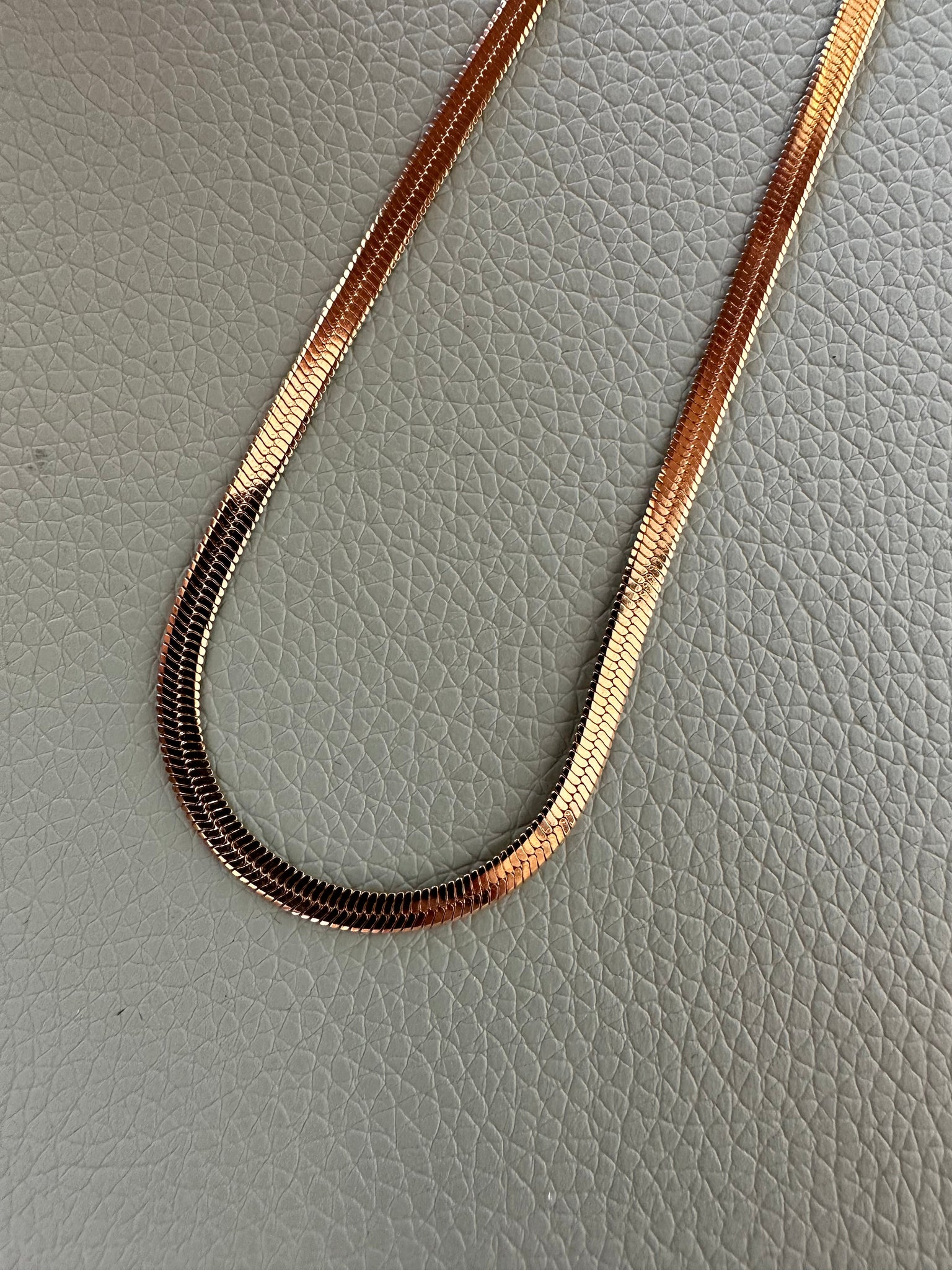 Kactus Blue - Herringbone Gold Chain Necklace