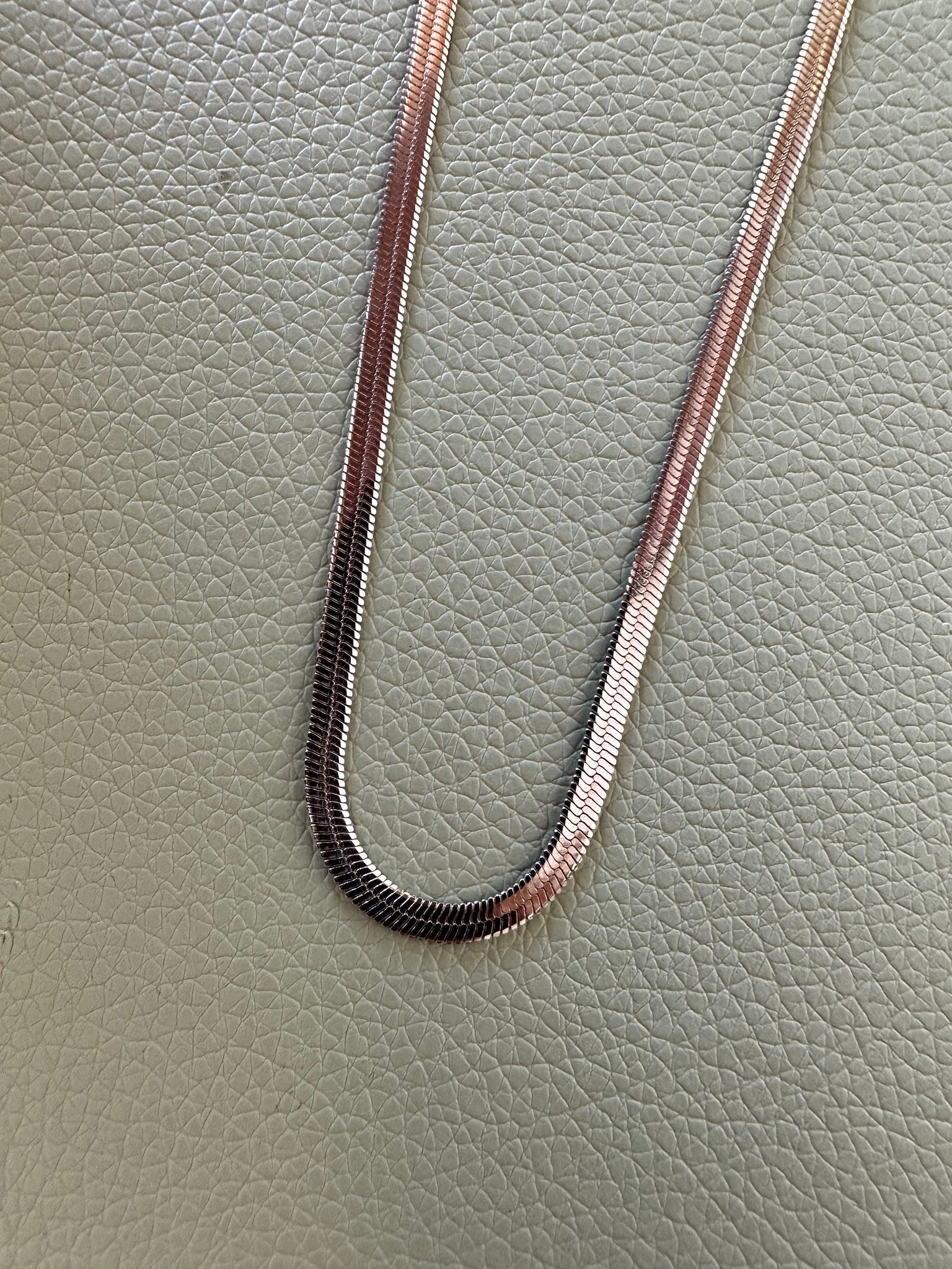 Kactus Blue - Herringbone Silver Chain Necklace