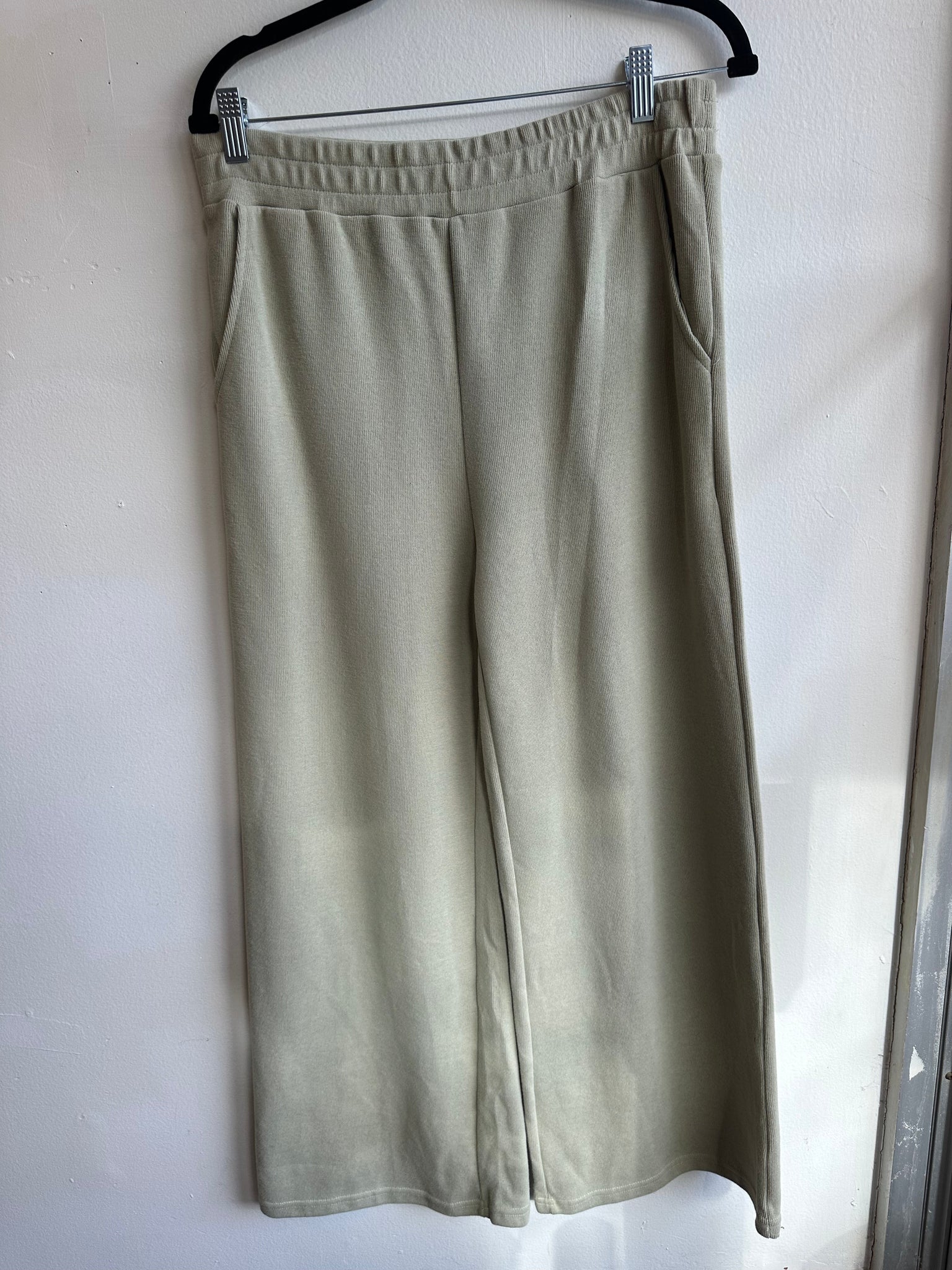 Sunshy - Sage Green Wide Leg Sweat Pants - Size Large