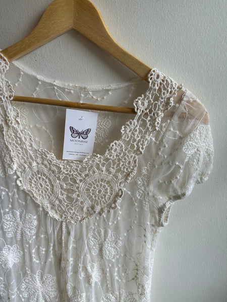 Delicate Lace Tee Shirt | Size Medium