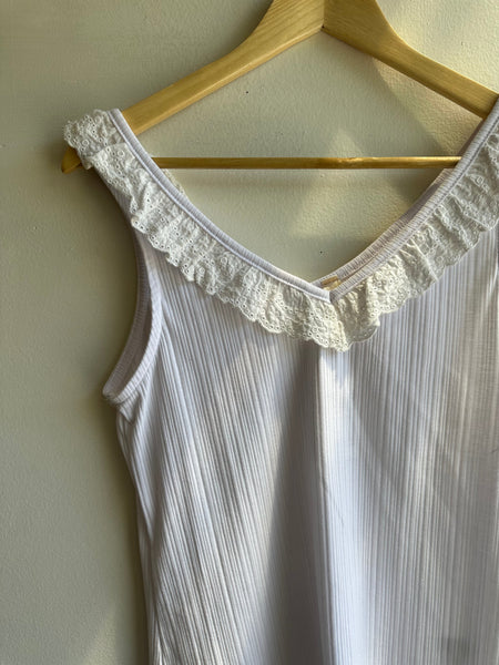 Lace Trim V Neck White Tank Top | Size Large