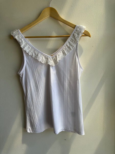 Lace Trim V Neck White Tank Top | Size Large