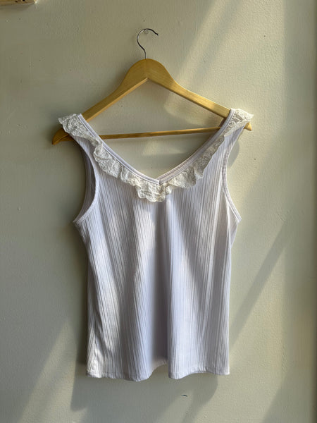 Lace Trim V Neck White Tank Top | Size Large